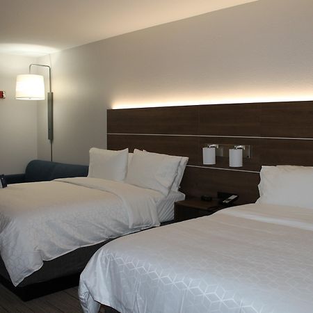 Holiday Inn Express & Suites - Tulare By Ihg Buitenkant foto