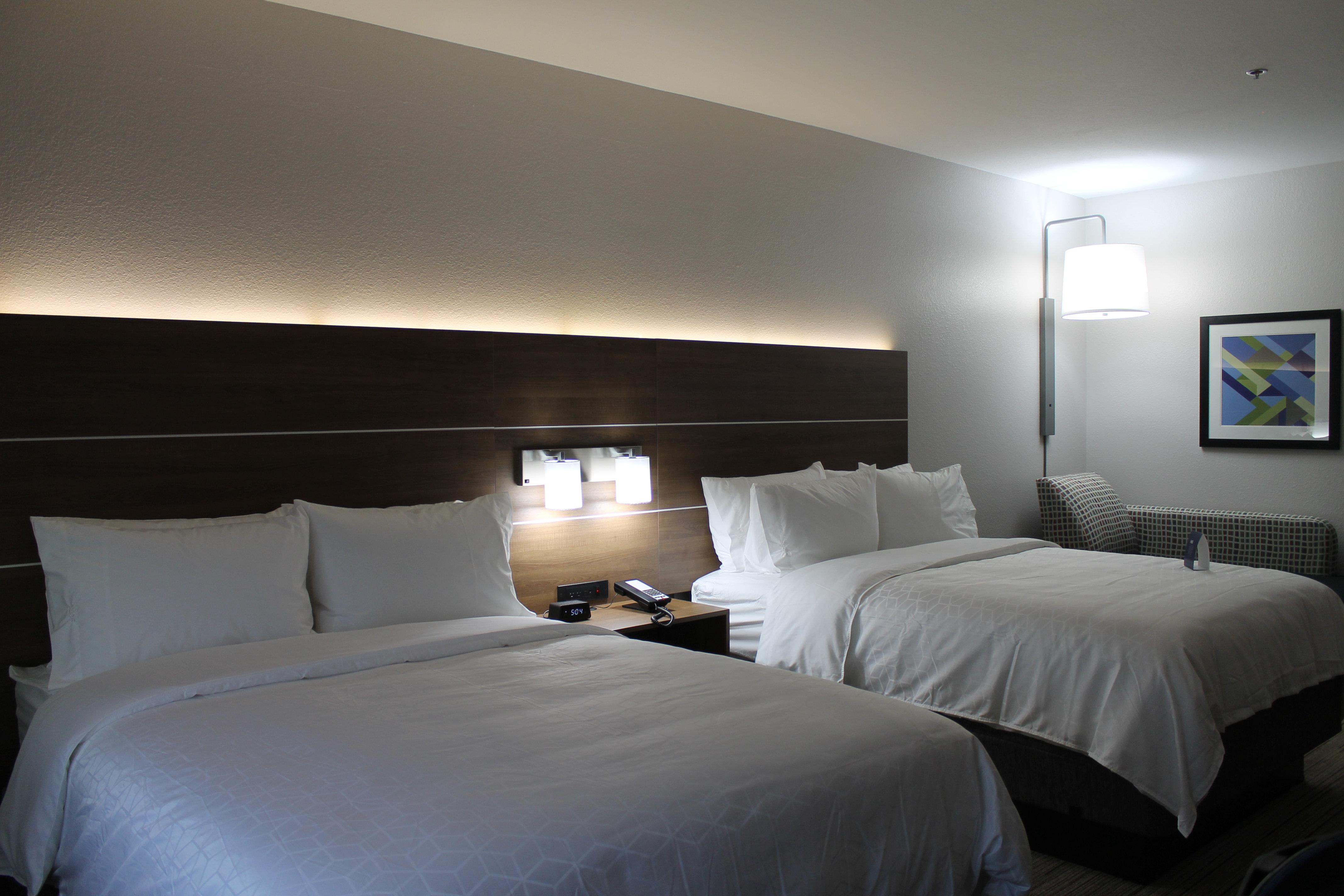 Holiday Inn Express & Suites - Tulare By Ihg Buitenkant foto