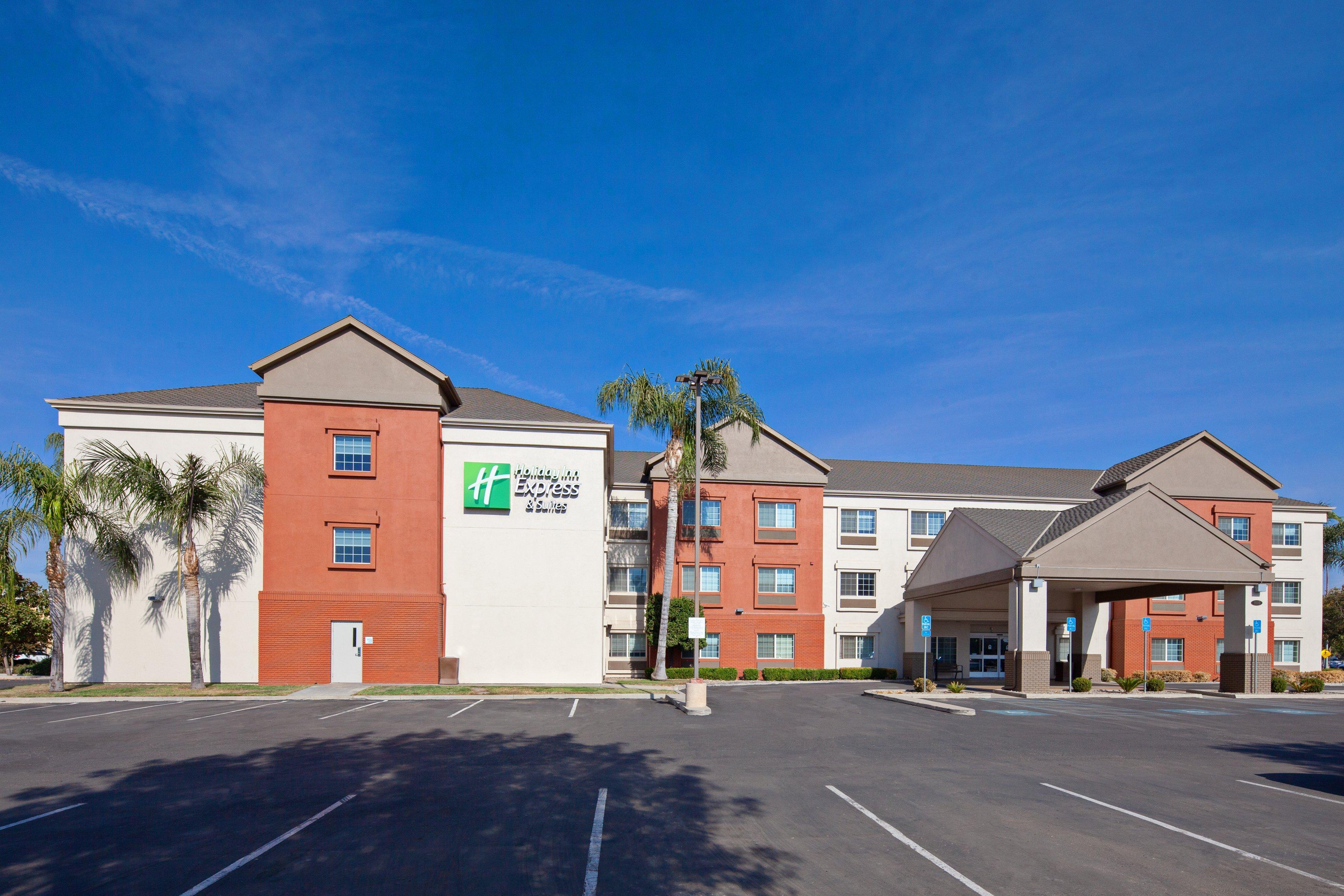 Holiday Inn Express & Suites - Tulare By Ihg Buitenkant foto